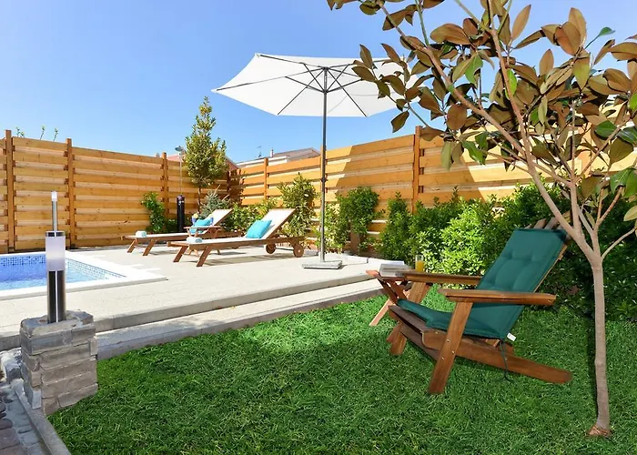 Appartement Sima- Luxury With Private Pool Zadar