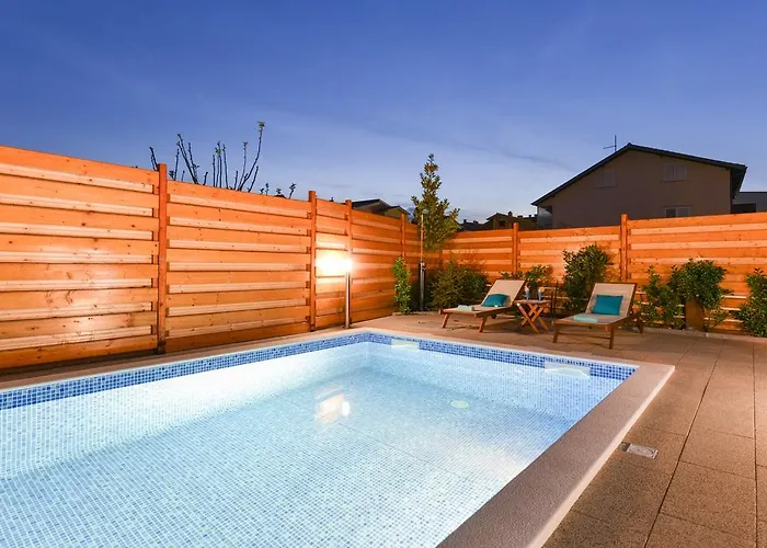 Sima- Luxury With Private Pool Appartement Zadar