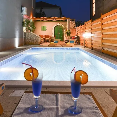 Sima- Luxury With Private Pool